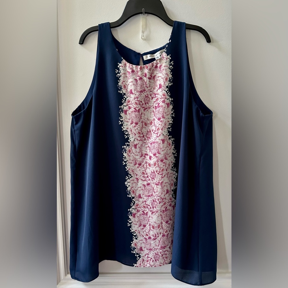 NWT Max Studio Navy Tunic with Pink Floral Design Size L (orig $98)